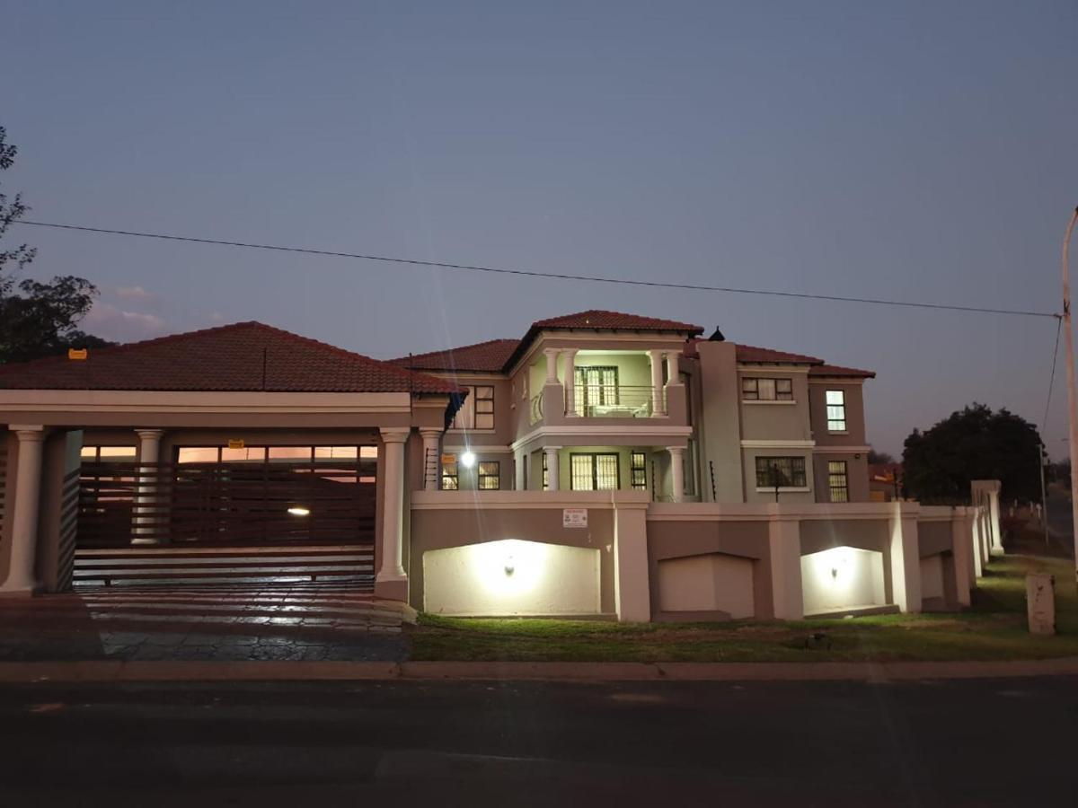 Angelocean Guest House Witbank Luaran gambar